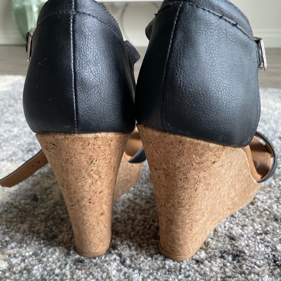 Charlotte Russe Wedge Sandal - Picture 3 of 4
